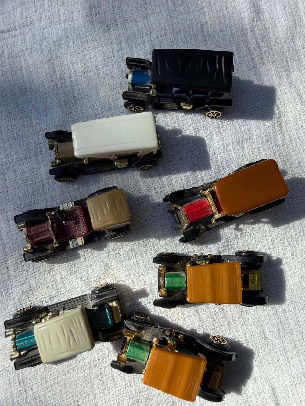 Vntg Mini Diecast Cars Ford.bundle of 7 cars.